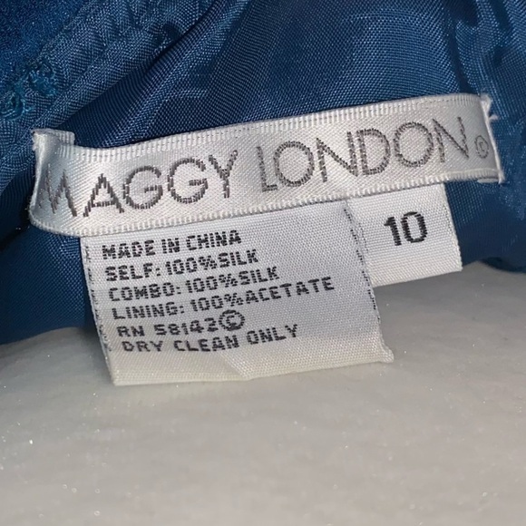 Maggy London Teal‎ Crepey 100% Silk Halter Midi Dress with Beaded Waist Sz 10 - Picture 5 of 8